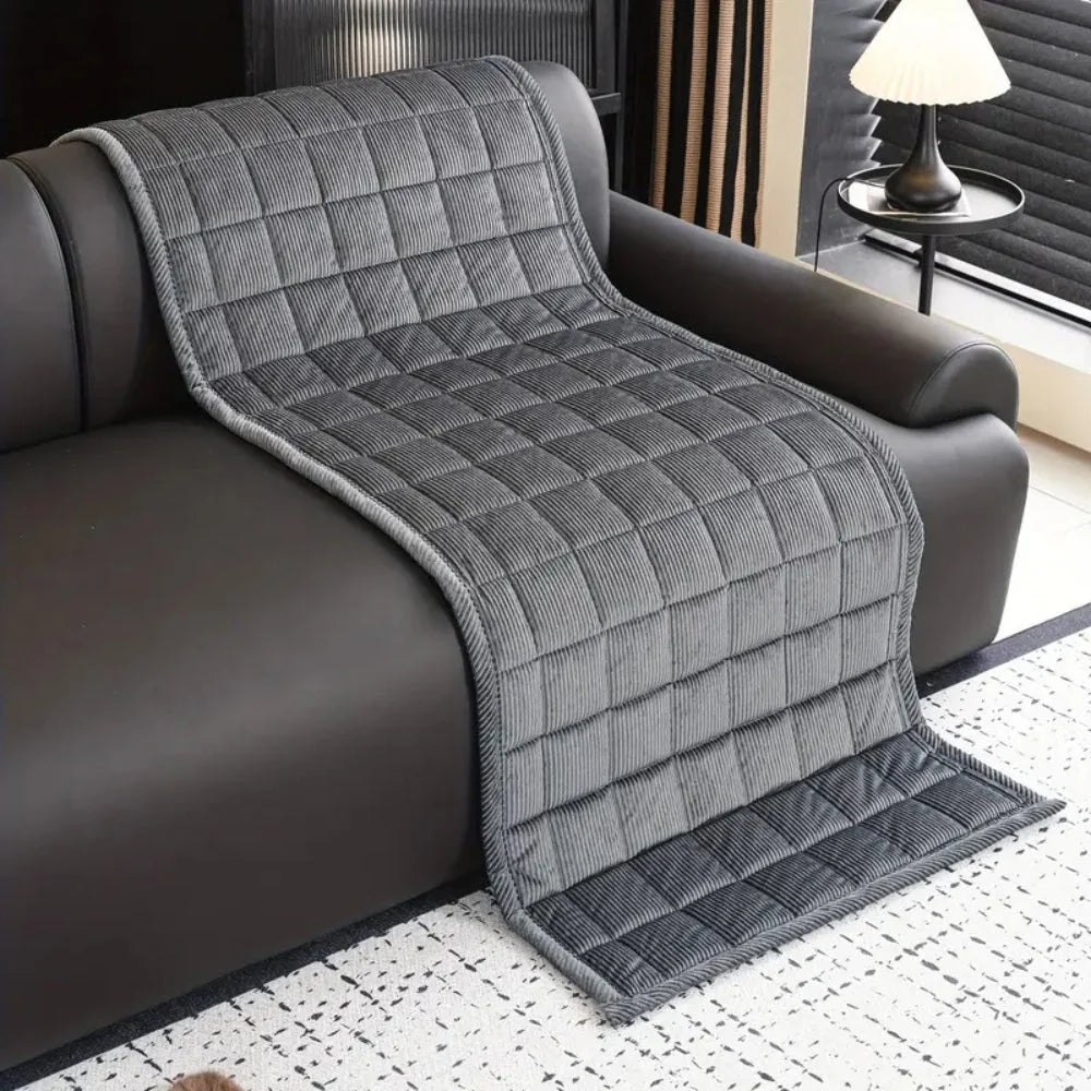 LuxeShield™ Quilted Mat — Transform Your Sofa into a Flawless Oasis of Protection and Cozy Comfort