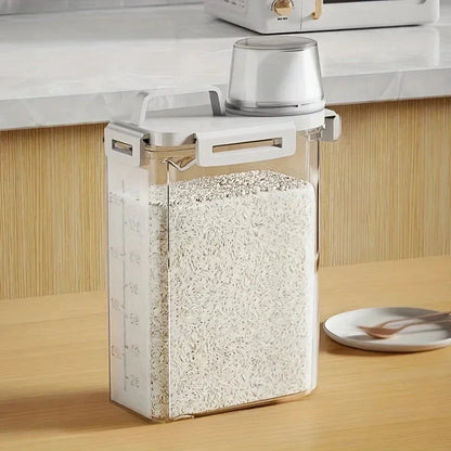 Storage Container with Freshness Lid 2.5L