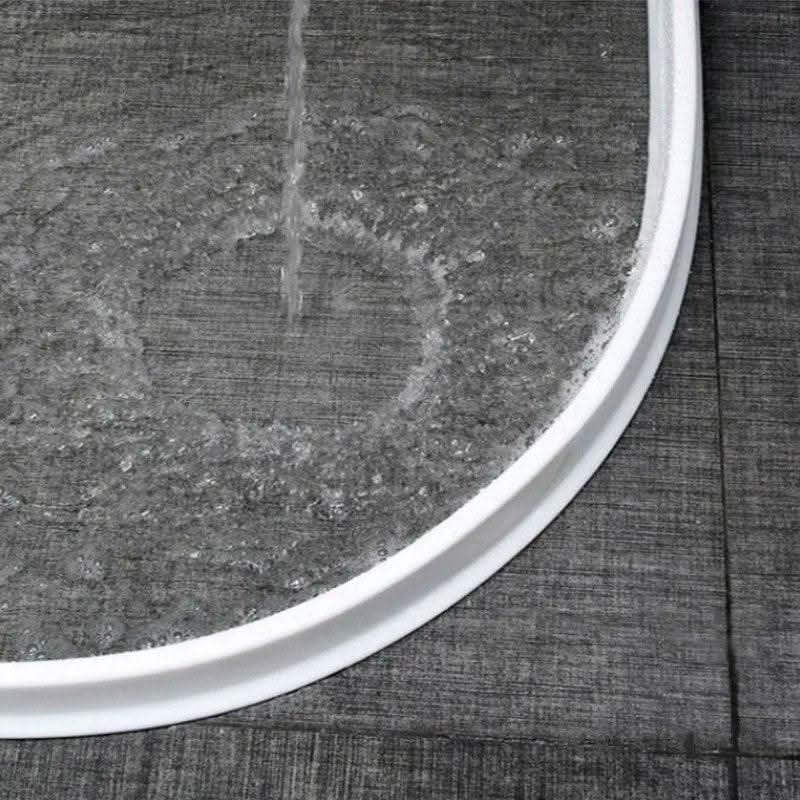 Flexible shower barrier against water leakage