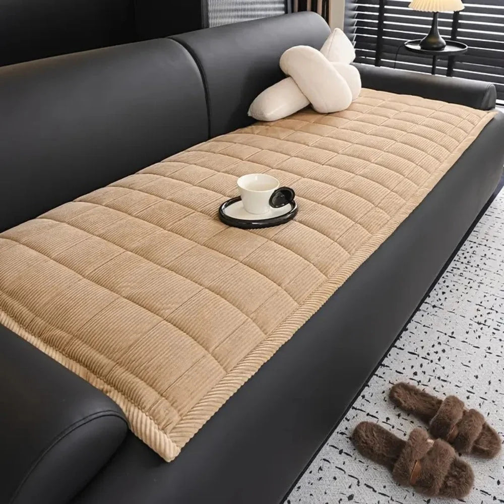 LuxeShield™ Quilted Mat — Transform Your Sofa into a Flawless Oasis of Protection and Cozy Comfort