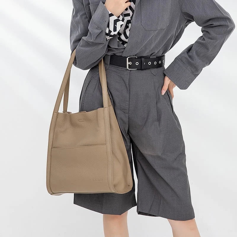 Leather Carrying Bag with Multiple Compartments