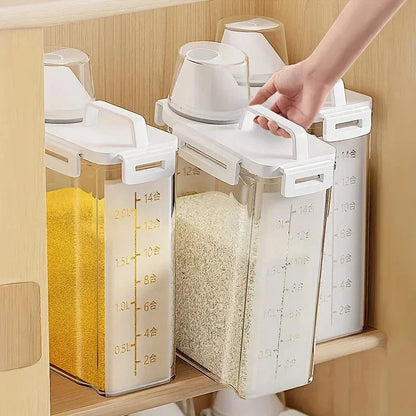 Storage Container with Freshness Lid 2.5L