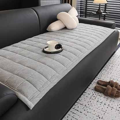 LuxeShield™ Quilted Mat — Transform Your Sofa into a Flawless Oasis of Protection and Cozy Comfort