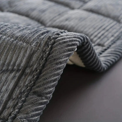 LuxeShield™ Quilted Mat — Transform Your Sofa into a Flawless Oasis of Protection and Cozy Comfort